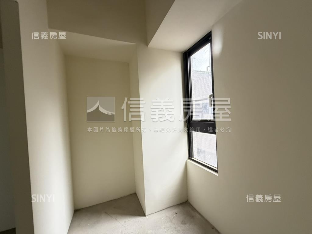 面綠園道稀有合併帝王戶房屋室內格局與周邊環境