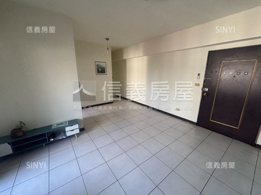 超級大文心三房平車讚房屋室內格局與周邊環境