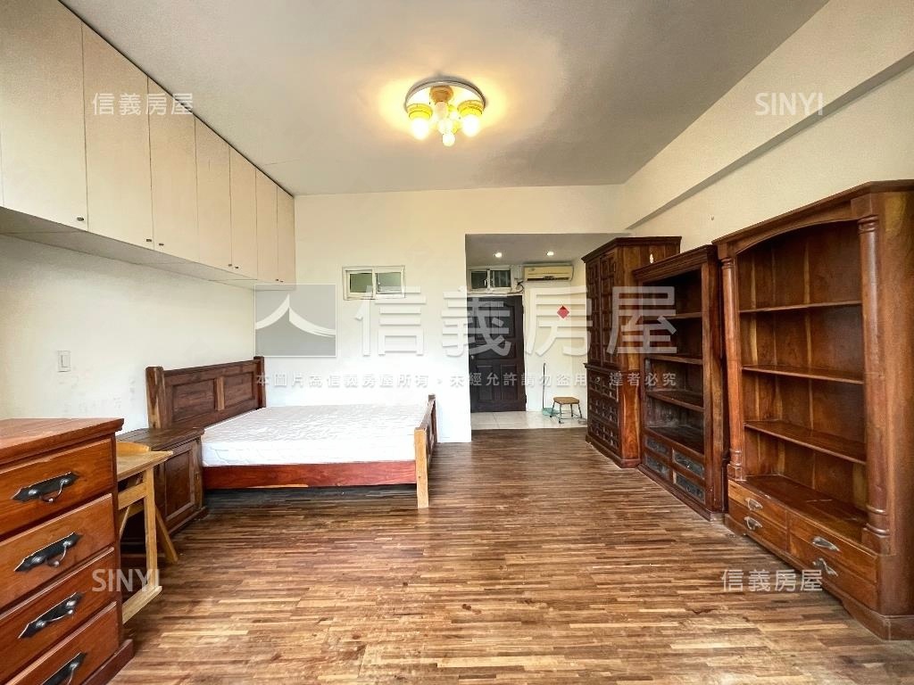 花園新城山景美宅房屋室內格局與周邊環境