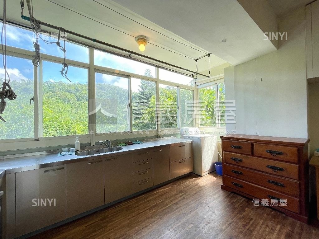 花園新城山景美宅房屋室內格局與周邊環境