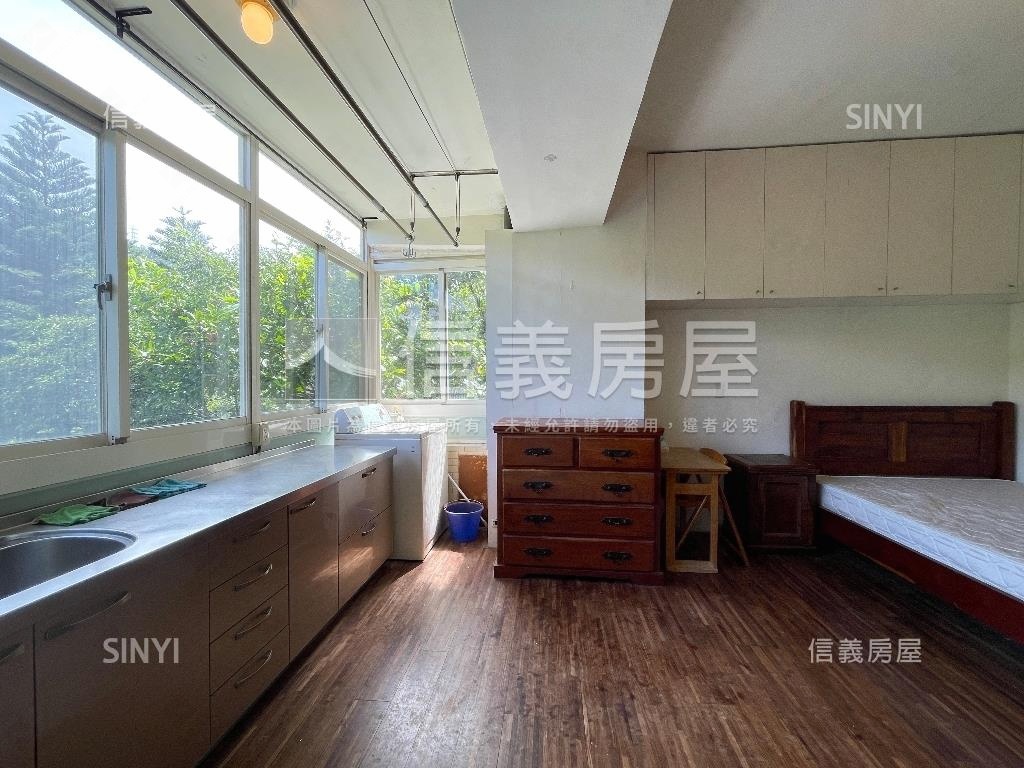 花園新城山景美宅房屋室內格局與周邊環境