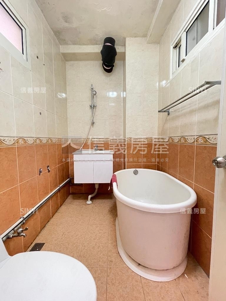花園新城山景美宅房屋室內格局與周邊環境