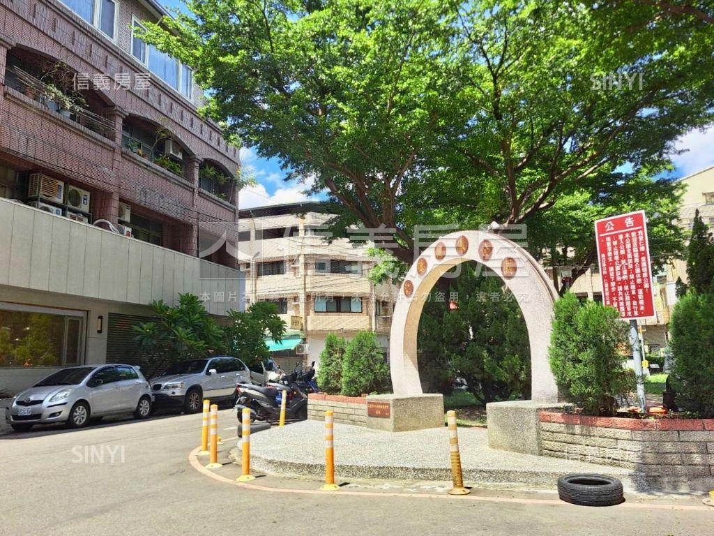 近學區震後邊間金店面房屋室內格局與周邊環境