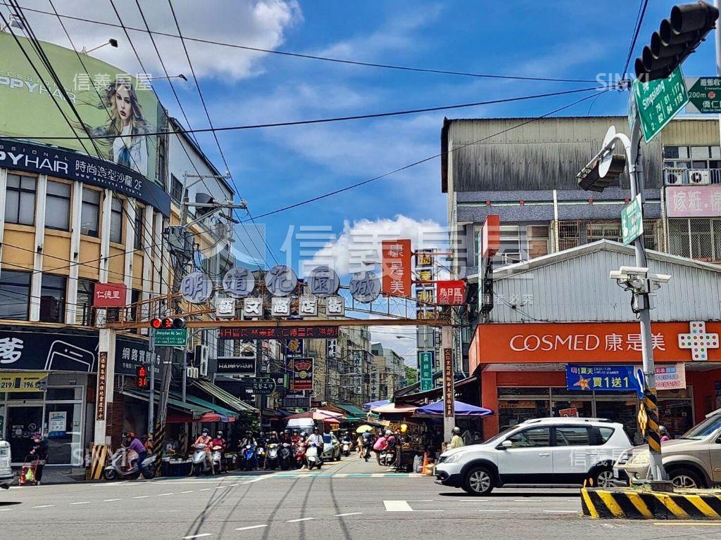 近學區震後邊間金店面房屋室內格局與周邊環境