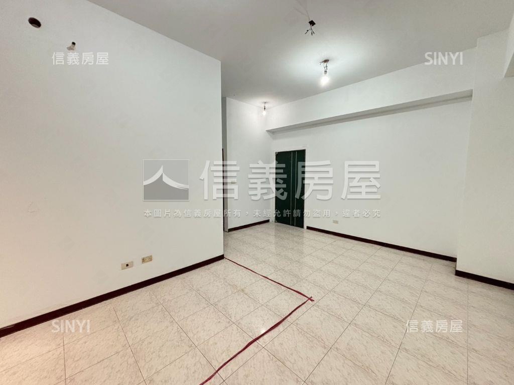 生活派對挑高一房車位房屋室內格局與周邊環境