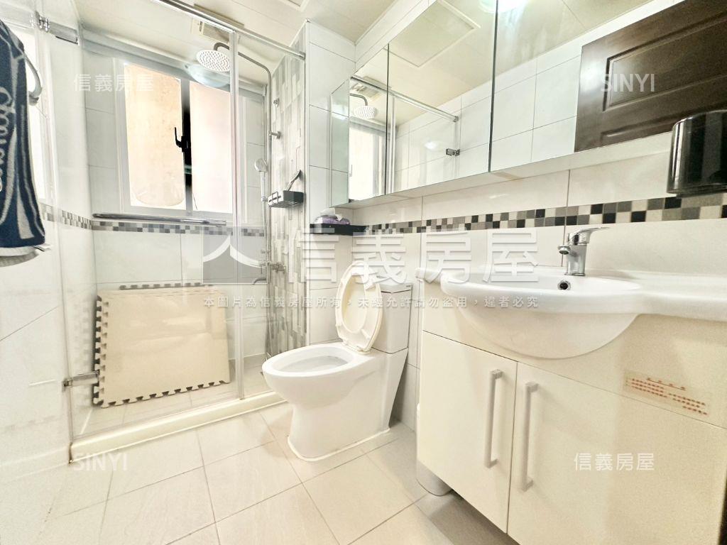 羅馬綠景三房平面車位房屋室內格局與周邊環境