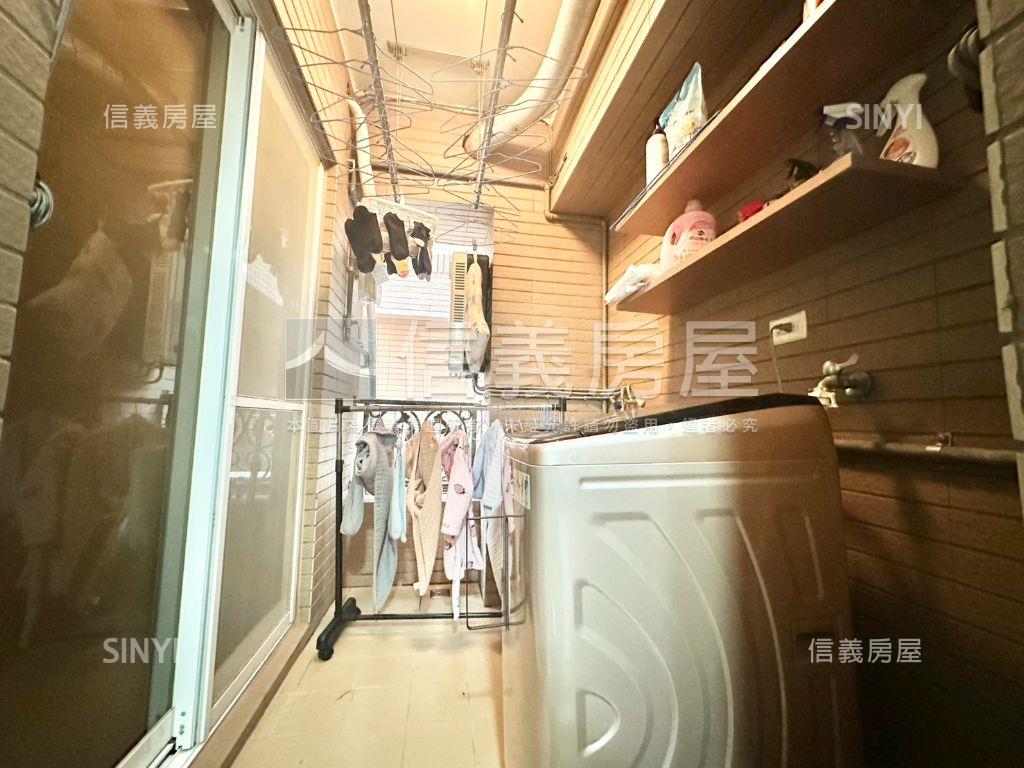 羅馬綠景三房平面車位房屋室內格局與周邊環境