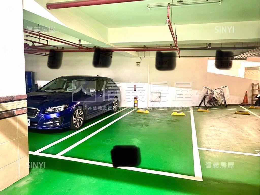 專任公園景觀大三房車位房屋室內格局與周邊環境