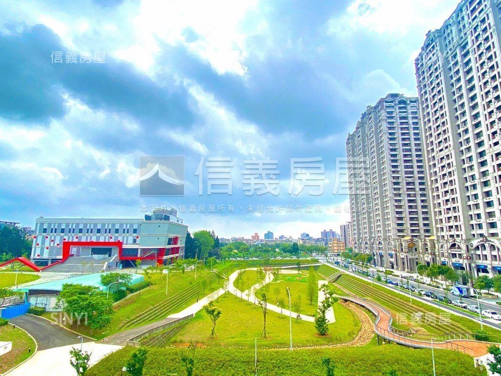 專任公園景觀大三房車位房屋室內格局與周邊環境