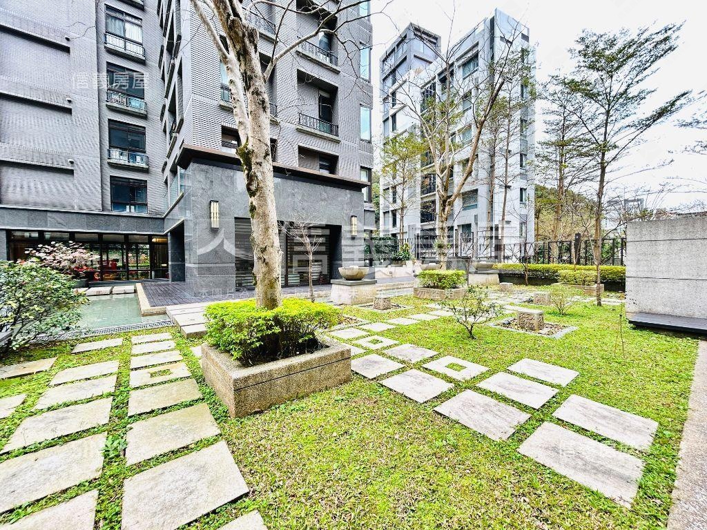 碧湖大苑‧四房車位房屋室內格局與周邊環境