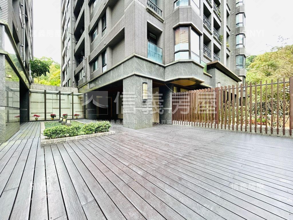 碧湖大苑‧四房車位房屋室內格局與周邊環境