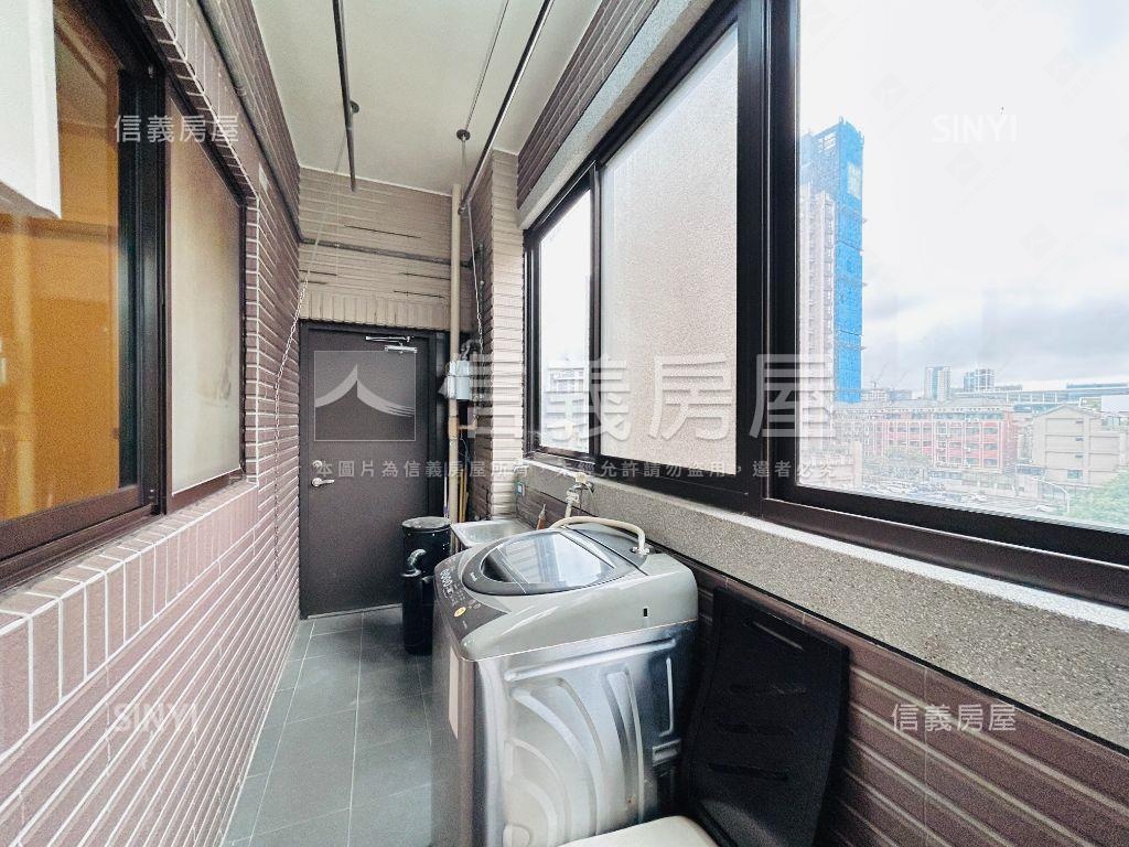 近青埔國中四房誠意出售房屋室內格局與周邊環境