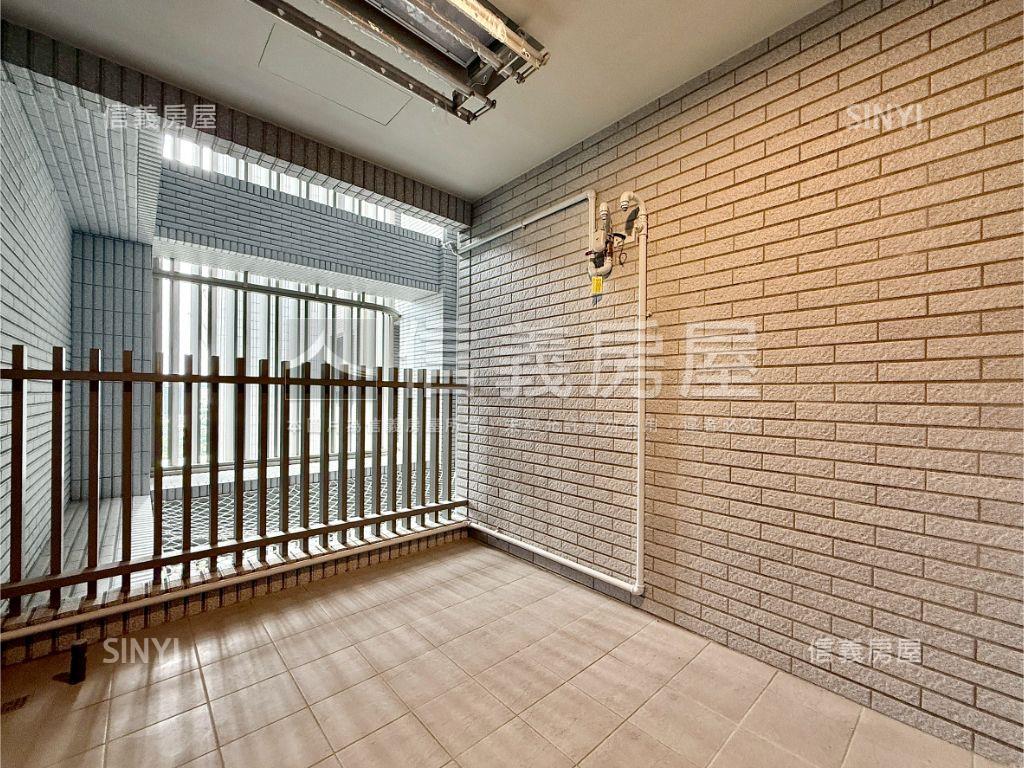 ＳＫＹＯＮＥ三房雙平車位房屋室內格局與周邊環境