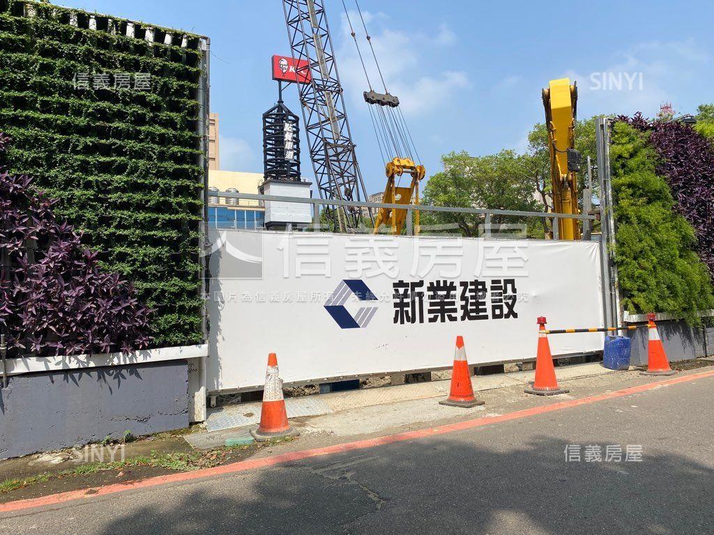 專任京御苑Ａ棟誠心出售房屋室內格局與周邊環境