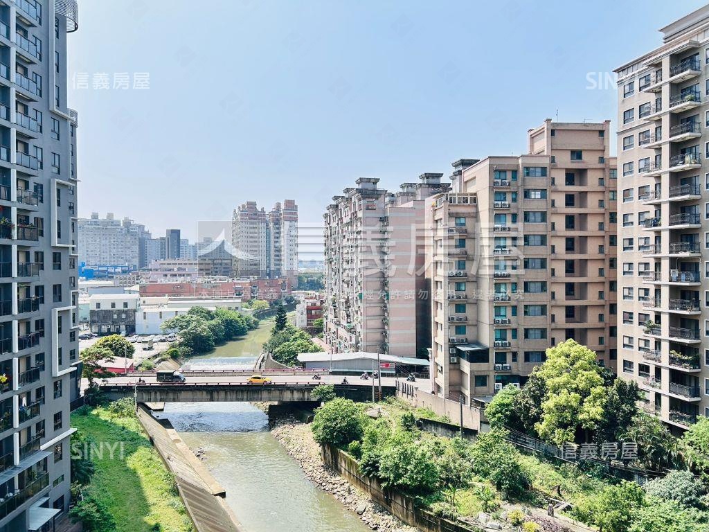 財源滾滾河景３房車位房屋室內格局與周邊環境