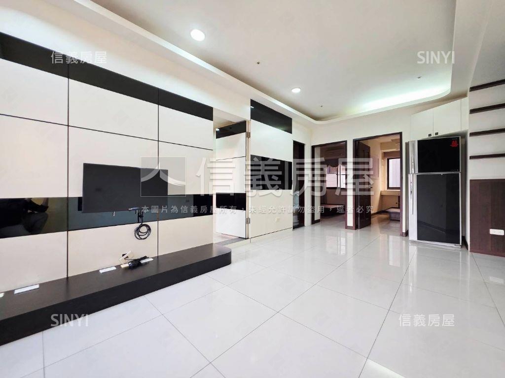 ＵＰＴＯＷＮ次頂樓大兩房房屋室內格局與周邊環境