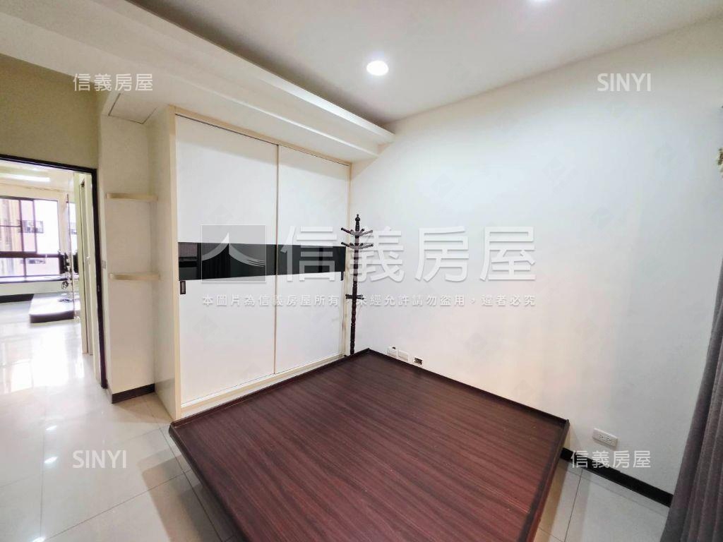 ＵＰＴＯＷＮ次頂樓大兩房房屋室內格局與周邊環境