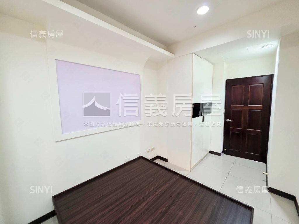 ＵＰＴＯＷＮ次頂樓大兩房房屋室內格局與周邊環境