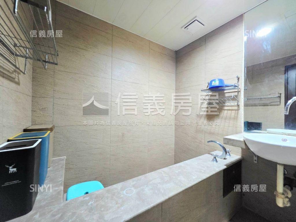 ＵＰＴＯＷＮ次頂樓大兩房房屋室內格局與周邊環境