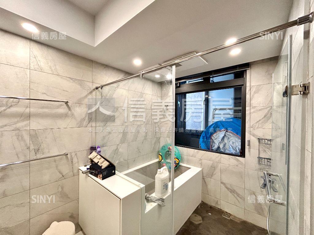 近圓山捷運．邊間公寓二樓房屋室內格局與周邊環境