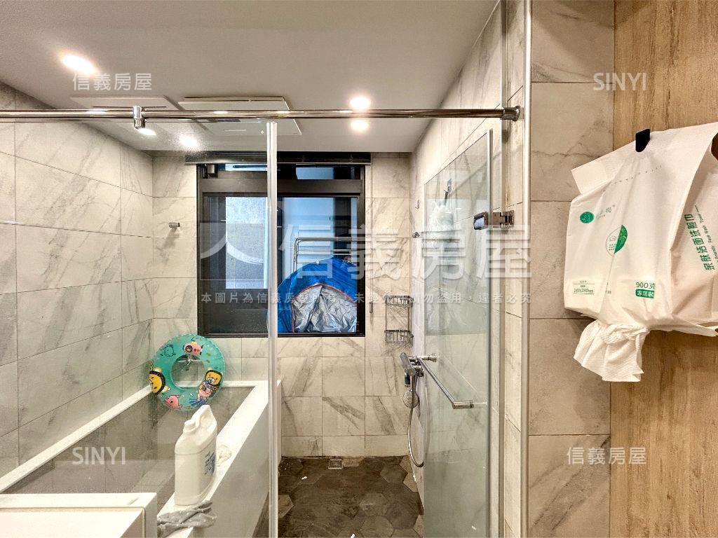 近圓山捷運．邊間公寓二樓房屋室內格局與周邊環境