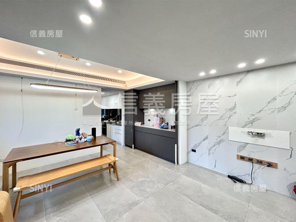 近圓山捷運．邊間公寓二樓房屋室內格局與周邊環境