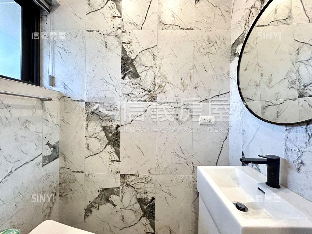 近圓山捷運．邊間公寓二樓房屋室內格局與周邊環境