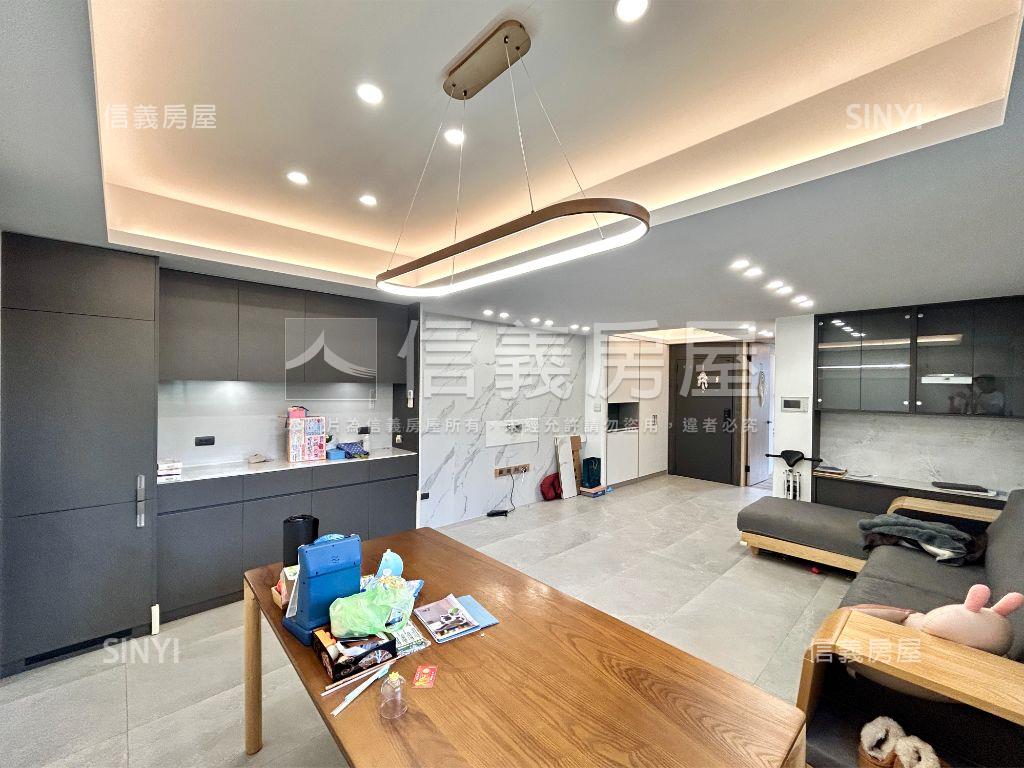 近圓山捷運．邊間公寓二樓房屋室內格局與周邊環境