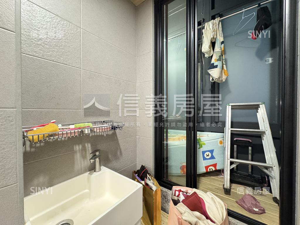 近圓山捷運．邊間公寓二樓房屋室內格局與周邊環境