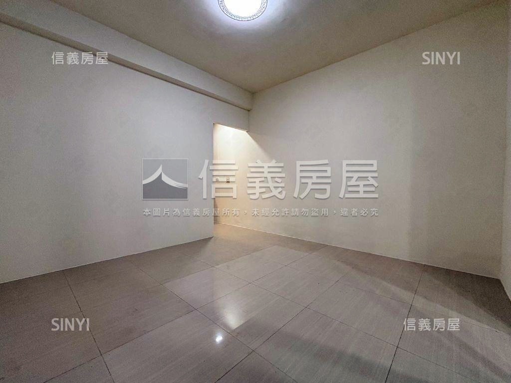 流行音樂中心旁公寓一樓房屋室內格局與周邊環境