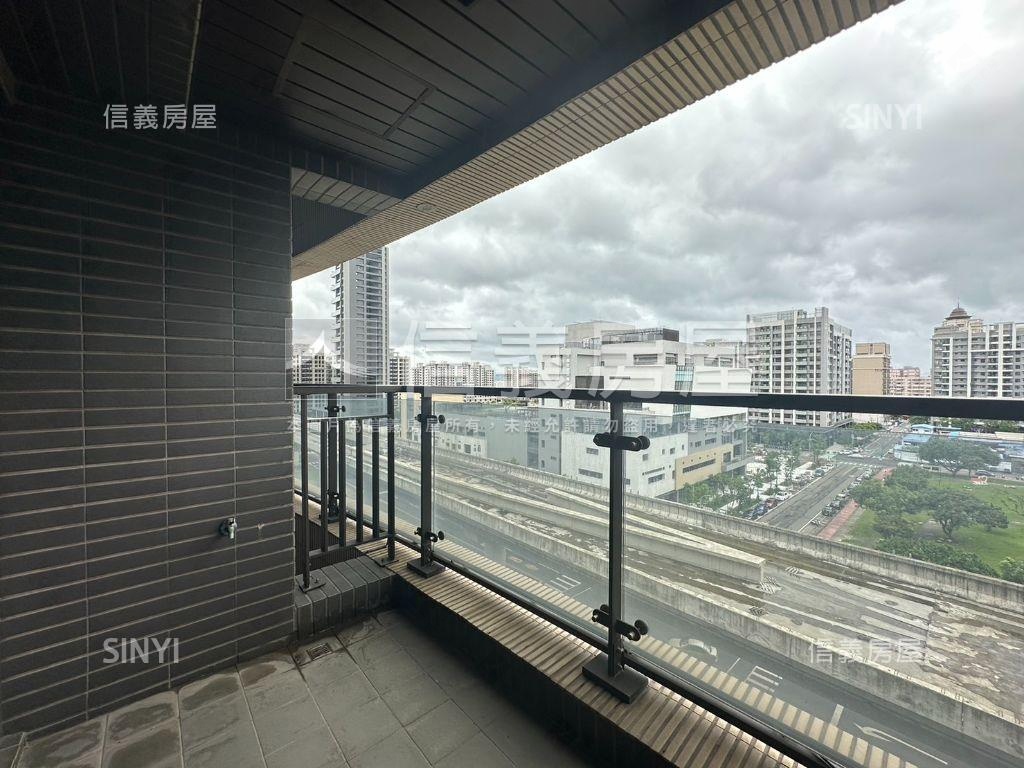 皇翔百老匯大氣四房雙車位房屋室內格局與周邊環境