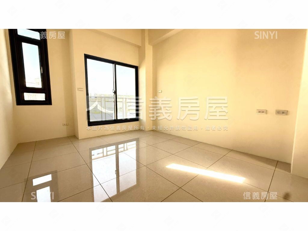 可升降！全新邊間臨路別墅房屋室內格局與周邊環境
