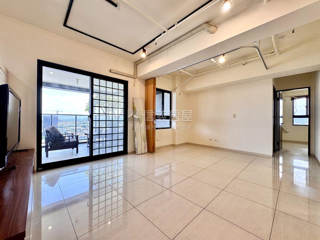 仁武高樓美景２房平車房屋室內格局與周邊環境