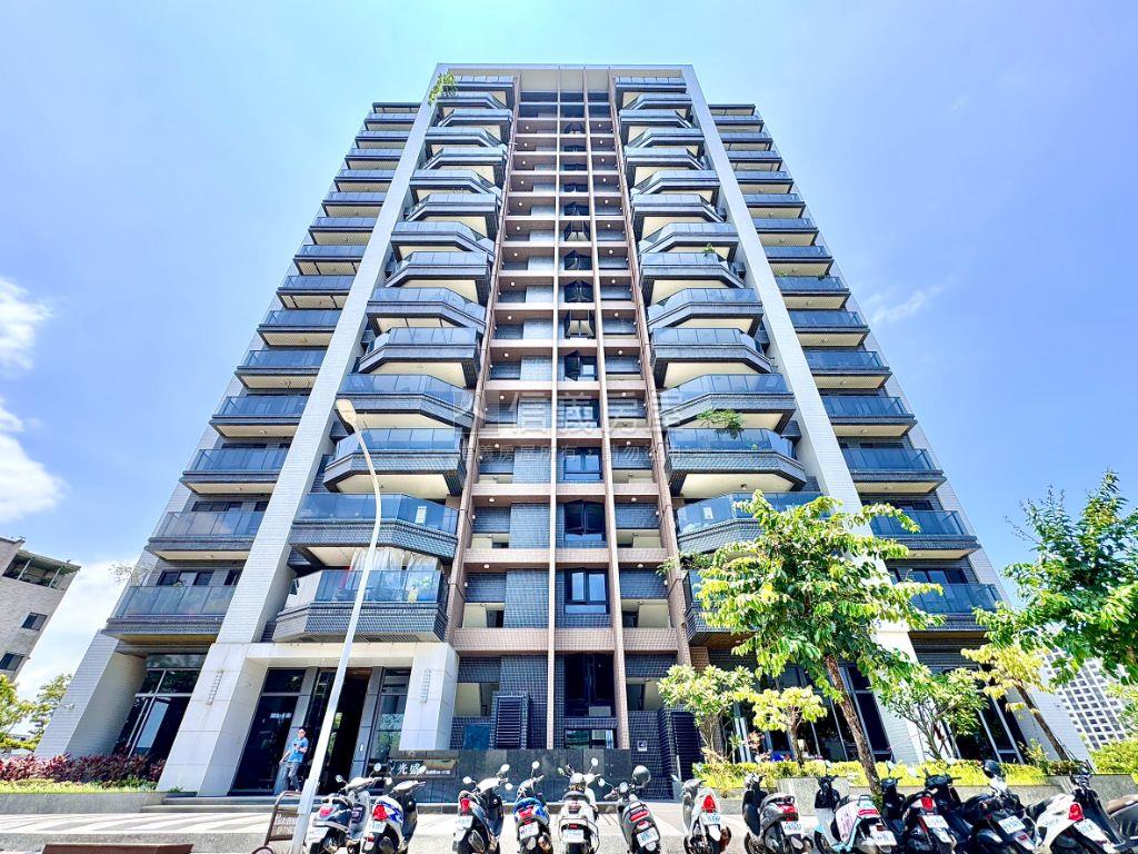 仁武高樓美景２房平車房屋室內格局與周邊環境