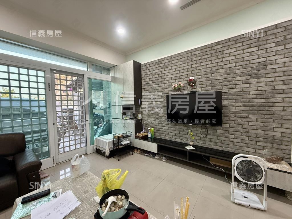 面公園吃市輕屋齡美透房屋室內格局與周邊環境