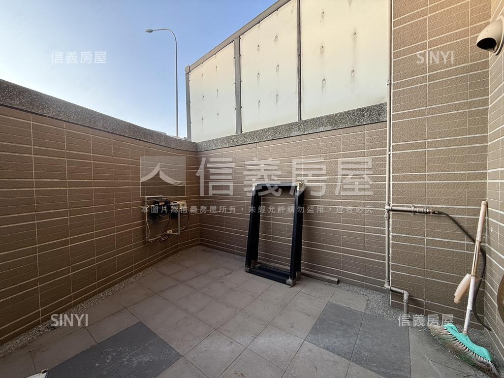 面公園吃市輕屋齡美透房屋室內格局與周邊環境