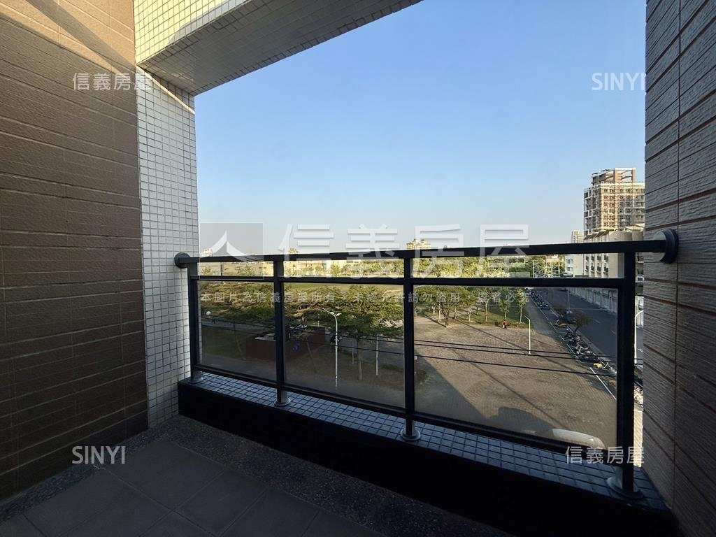 面公園吃市輕屋齡美透房屋室內格局與周邊環境