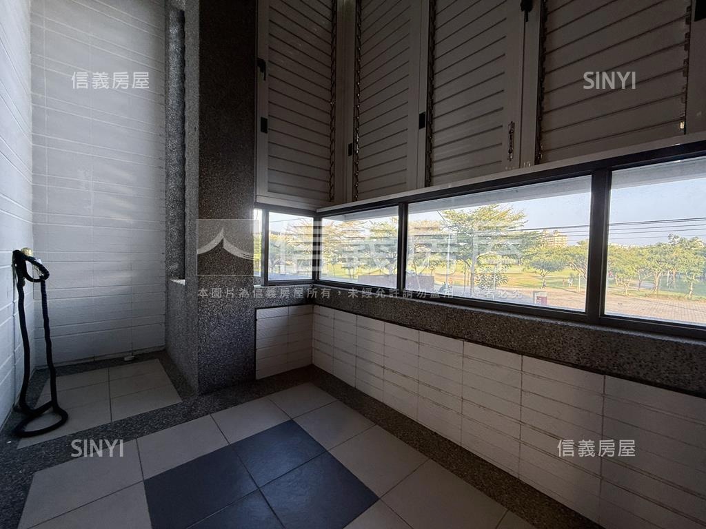 面公園吃市輕屋齡美透房屋室內格局與周邊環境