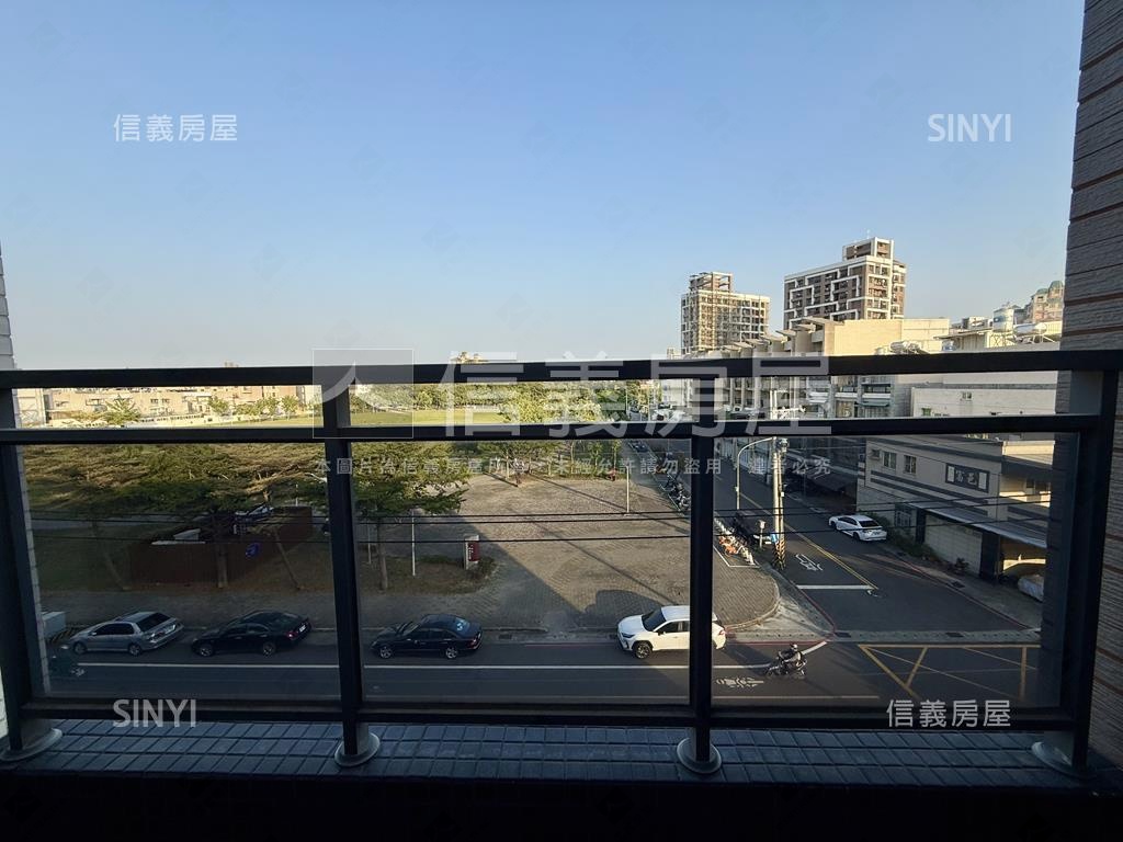 面公園吃市輕屋齡美透房屋室內格局與周邊環境