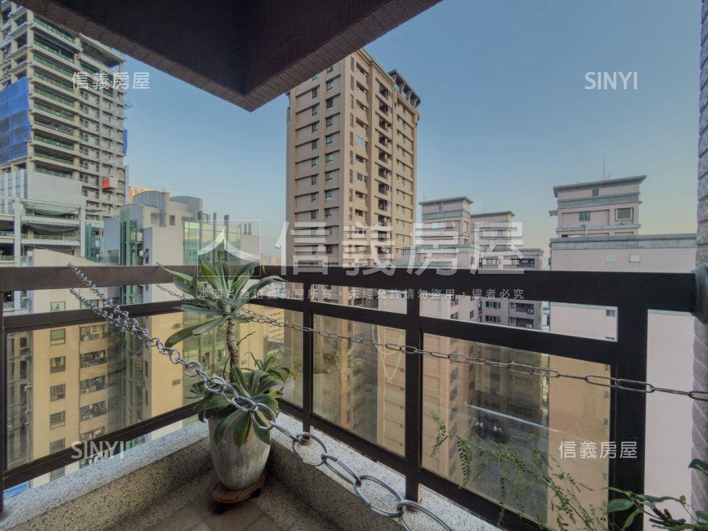 農十六堅山高樓校園首排房屋室內格局與周邊環境