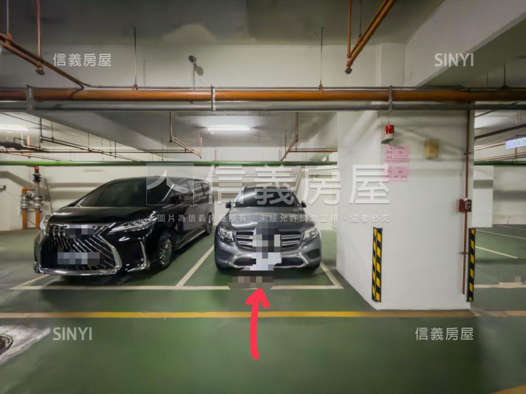 農十六堅山高樓校園首排房屋室內格局與周邊環境