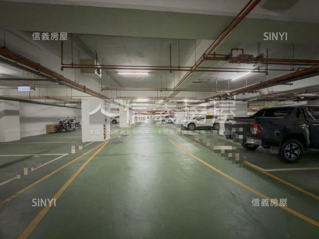 農十六堅山高樓校園首排房屋室內格局與周邊環境