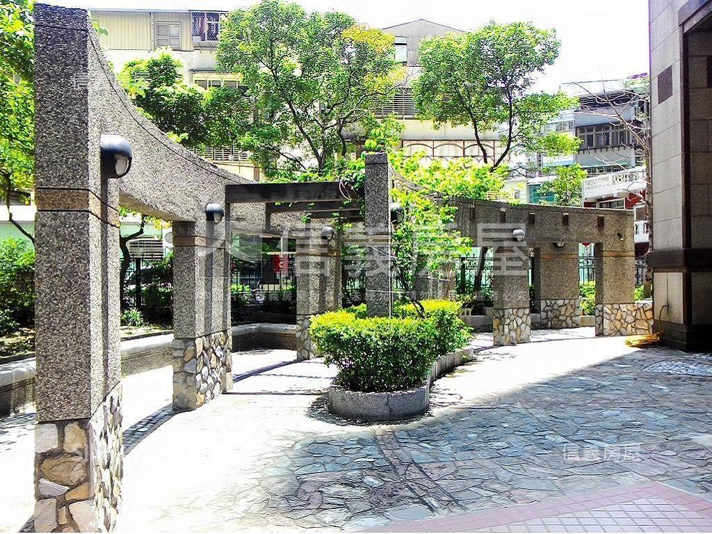 近捷運百年稀有３房房屋室內格局與周邊環境