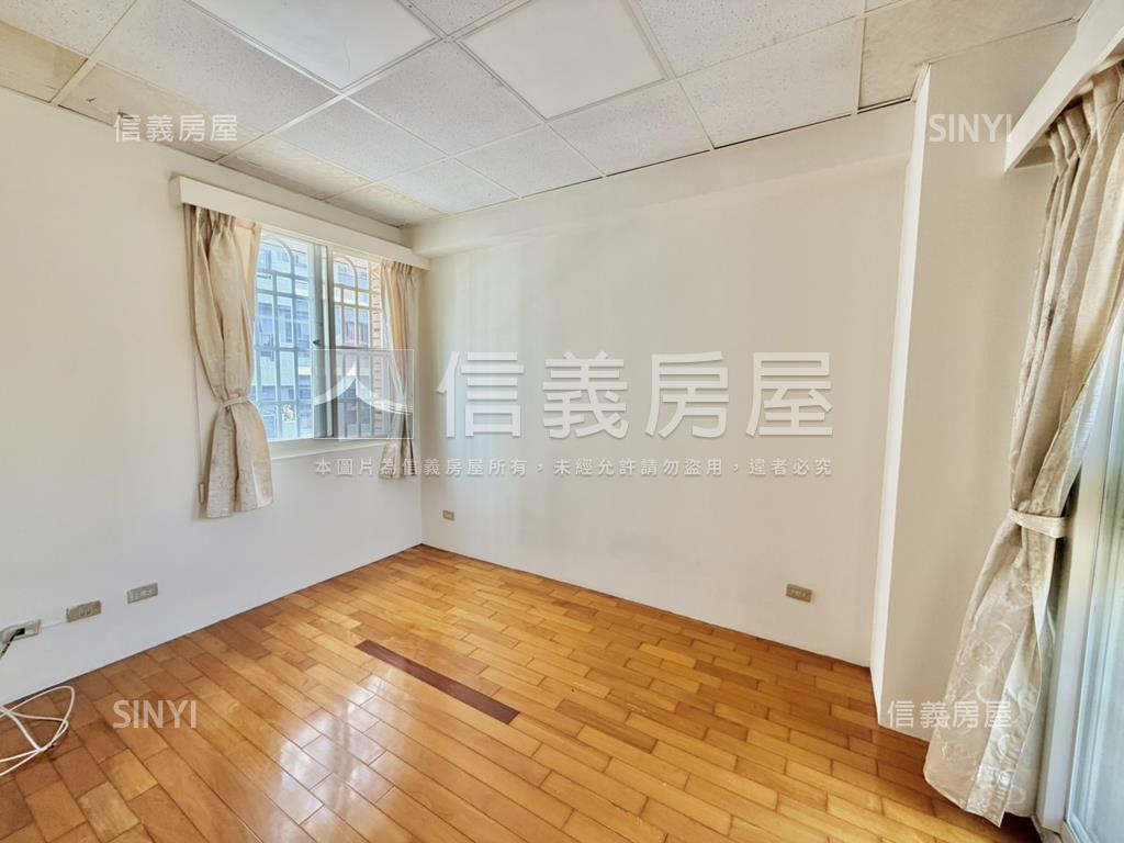 昭揚建設明亮採光透天房屋室內格局與周邊環境