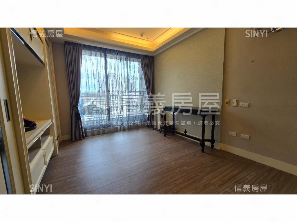 葛里法２Ｗ裝潢五房三車位房屋室內格局與周邊環境