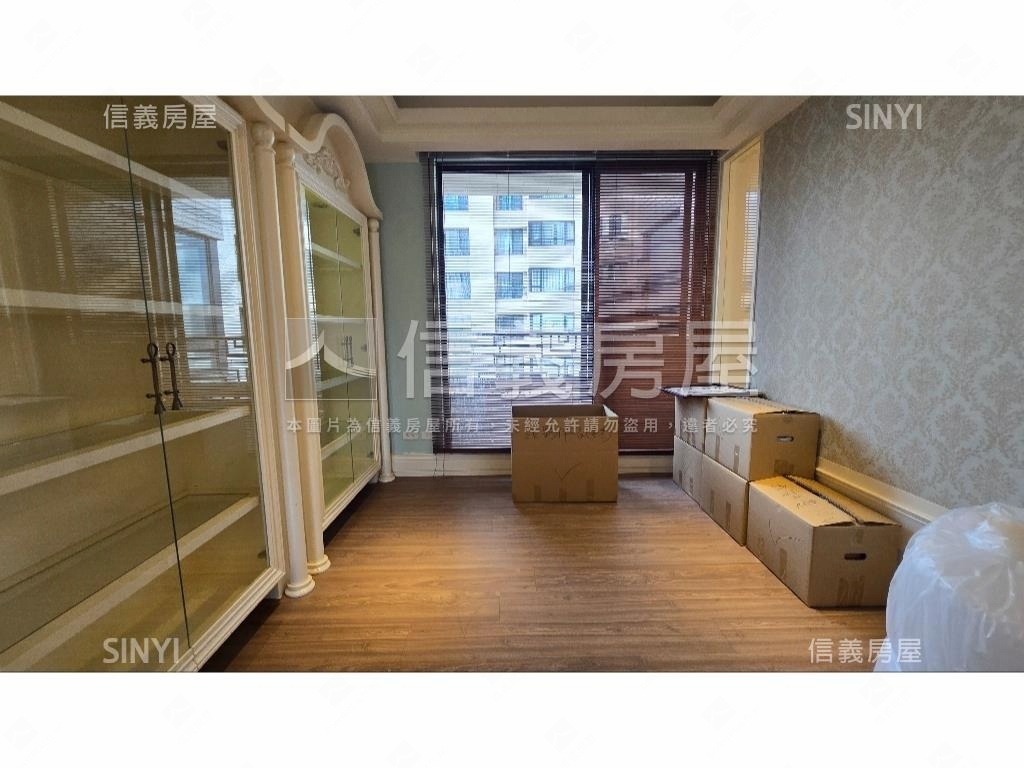 葛里法２Ｗ裝潢五房三車位房屋室內格局與周邊環境