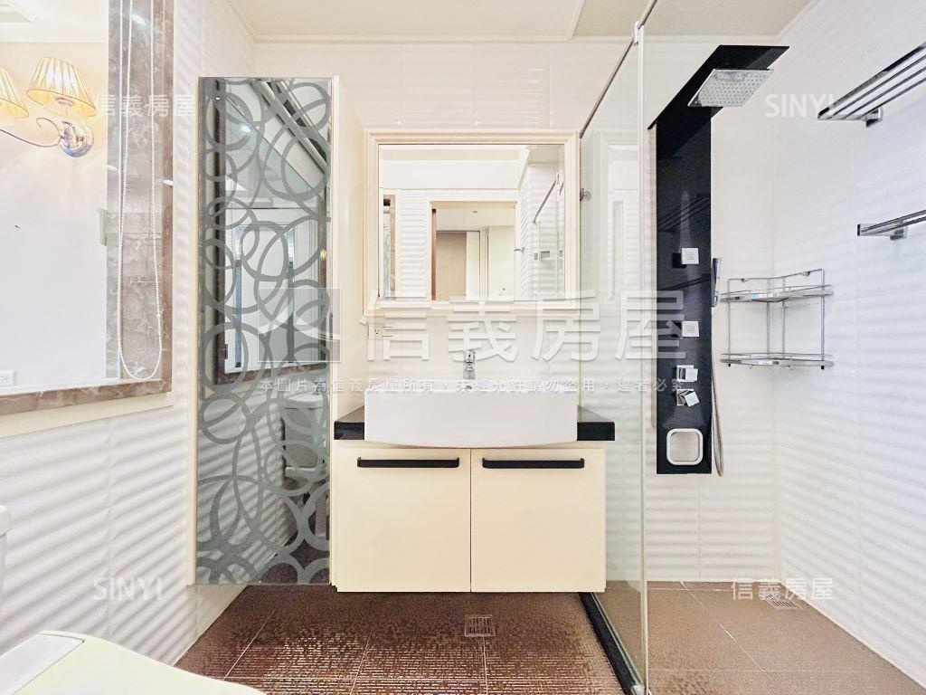 葛里法２Ｗ裝潢五房三車位房屋室內格局與周邊環境