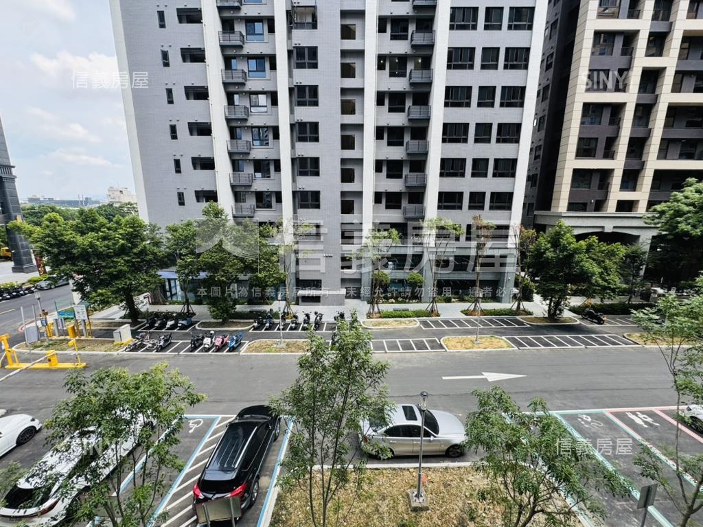 近高鐵Ｗ站前大露臺商辦房屋室內格局與周邊環境