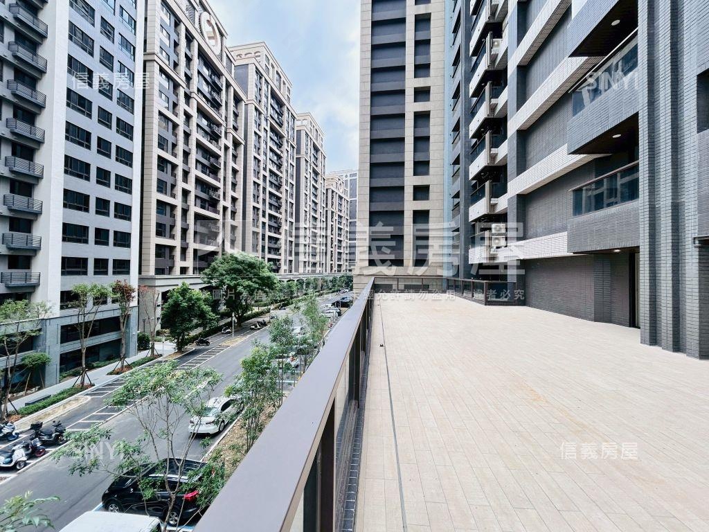 近高鐵Ｗ站前大露臺商辦房屋室內格局與周邊環境