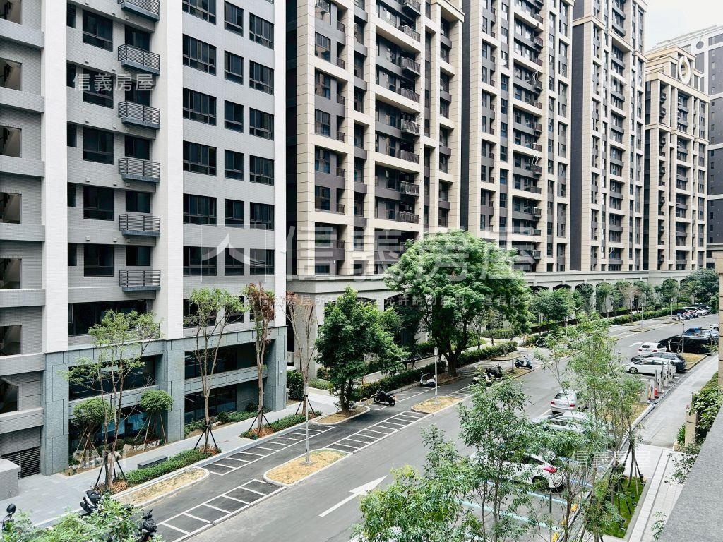 近高鐵Ｗ站前大露臺商辦房屋室內格局與周邊環境